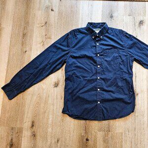 Old Navy Men's Button Down shirt